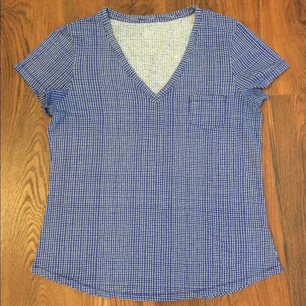 Gap V-neck